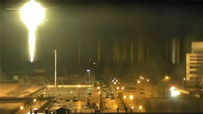 أوكرانيا: إصابة وحدة لتوليد الطاقة في محطة زابوريجيا النووية