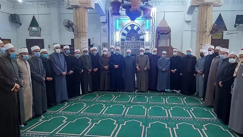 مدير أوقاف الأسكندرية يقود قافلة دعوية بالعامرية