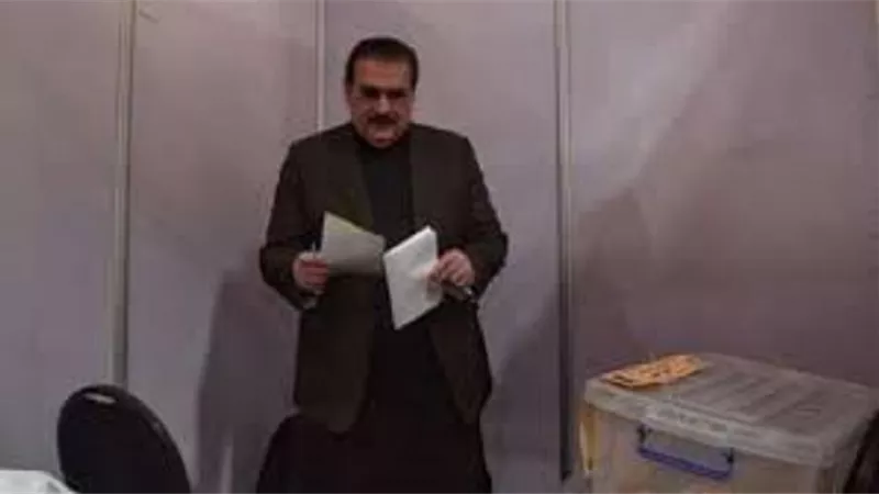 ضاحى يغادر الانتخابات لحضور تشييع جثمان موظفة إدارية بالنقابة
