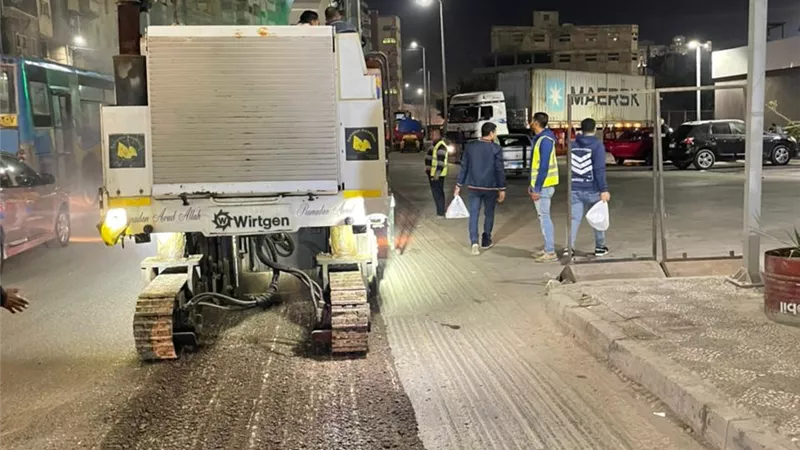 تكثيف أعمال الرصف بشوارع الأسكندرية..صور