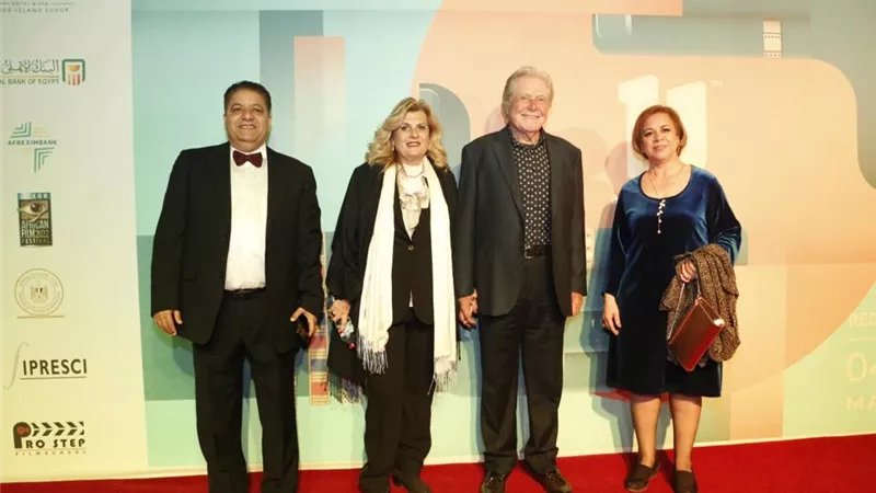 بالصور .. وزيرة الثقافة ونجوم السينما علي الريد كاربت بمهرجان الأقصر علي ضفاف النيل