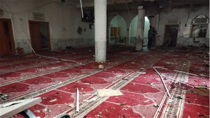 داعش تتبنى هجوم مسجد باكستان
