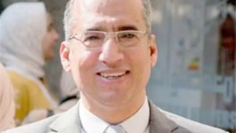 أشرف منصور: الخروج من «سويفت» فرصة لروسيا وحلفائها للضغط على الاقتصاد الأمريكي