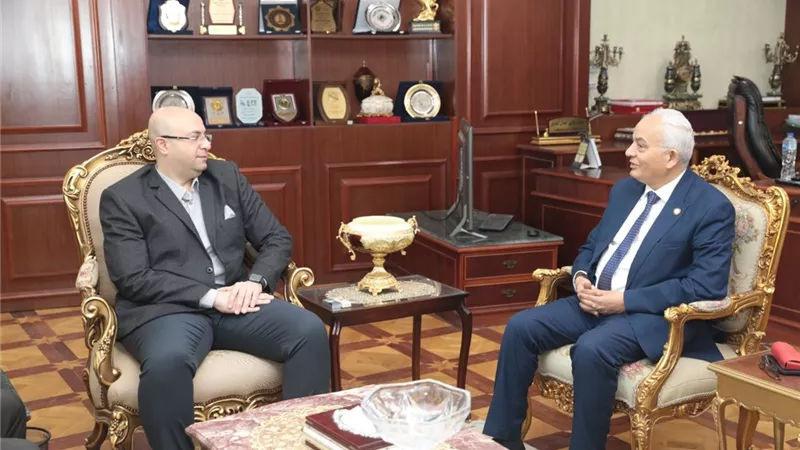 محافظ بني سويف ونائب وزير التعليم يبحثان عددا من الملفات والمشروعات الجارى تنفيذها