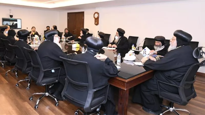البابا تواضروس يجتمع باللجنة الدائمة للمجمع المقدس