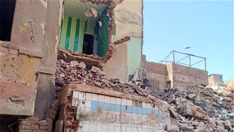 إزالة ١٢ عقارا متعارضا مع محور الفريق كمال عامر ببولاق الدكرور