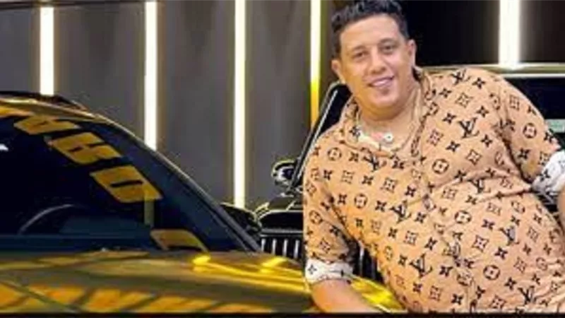 بعد أزمتة الاخيرة .. حمو بيكا بسيارة جديدة