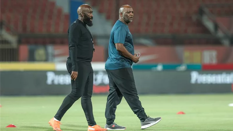 دوري أبطال إفريقيا: الجهاز الفني للاهلى يتفقد ملعب مباراة المريخ