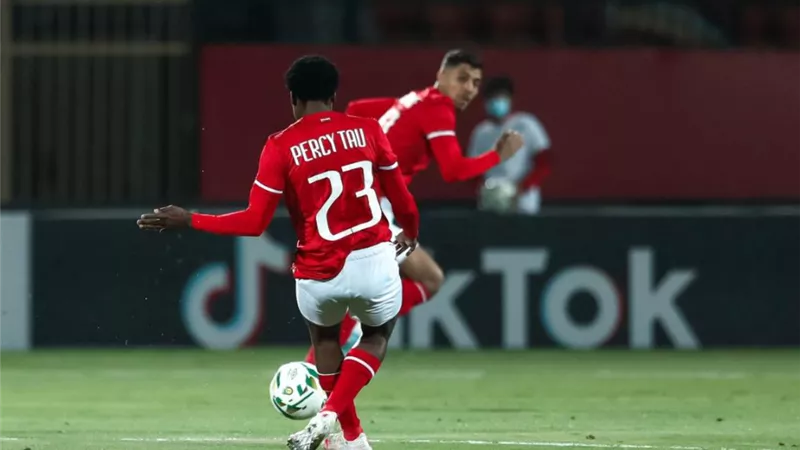الشوط الاول.. الاهلى يتقدم على المريخ السودانى بهدفى محمد شريف