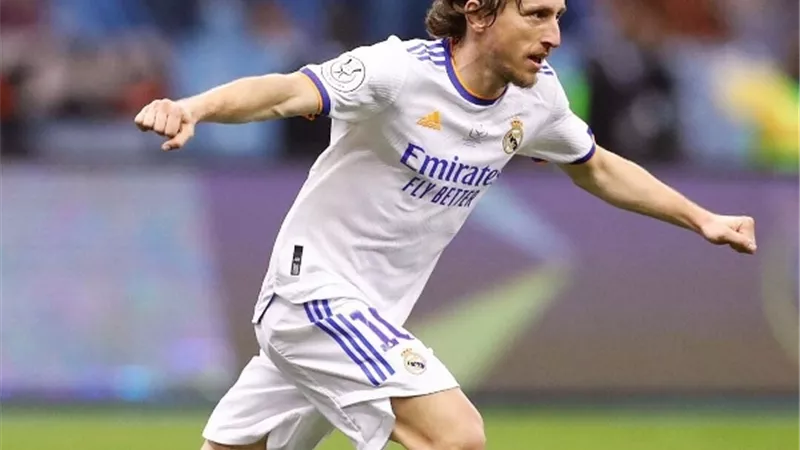 نهاية الشوط الاول .. مودريتش يتقدم لريال مدريد فى مرمى سوسيداد