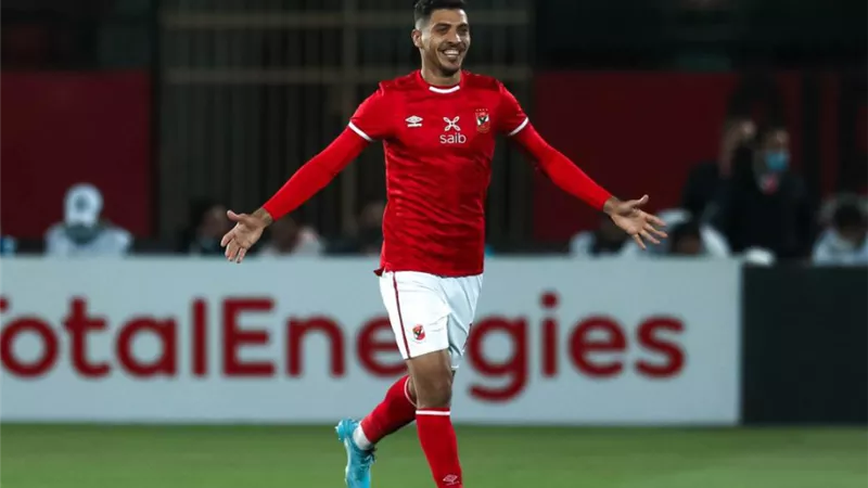 نجم الاهلى السابق يطالب بضم محمد شريف للمنتخب