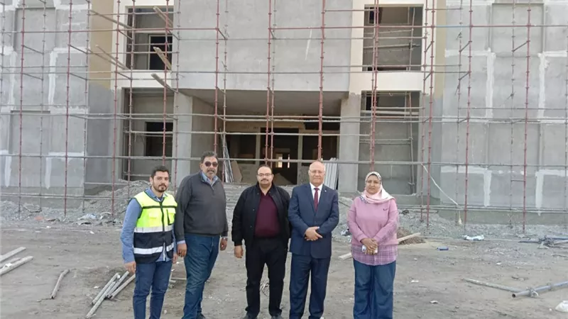 رئيس جامعة بنها يتفقد عدداً من المشروعات الإنشائية الجديدة