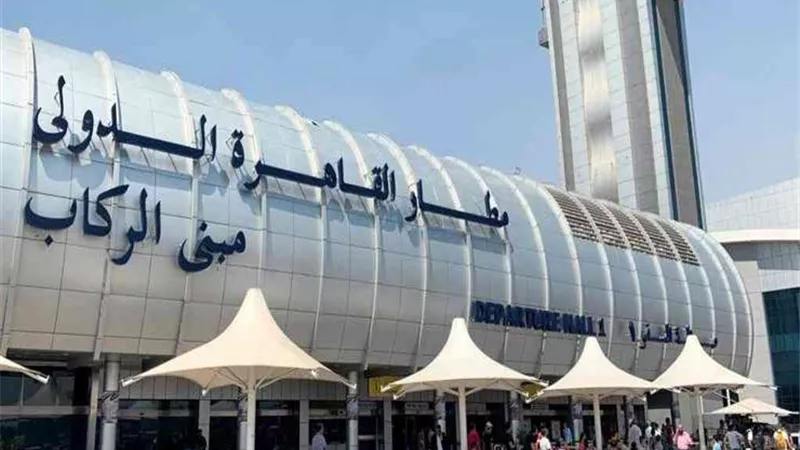 مصر للطيران تواصل تعليق رحلاتها الي موسكو لليوم الثالث علي التوالي