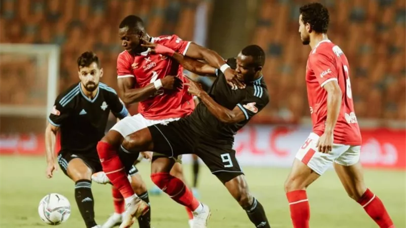 لجنة الحكام تفاضل بين البنا وعمر لإدارة مباراة الأهلى وبيراميدز
