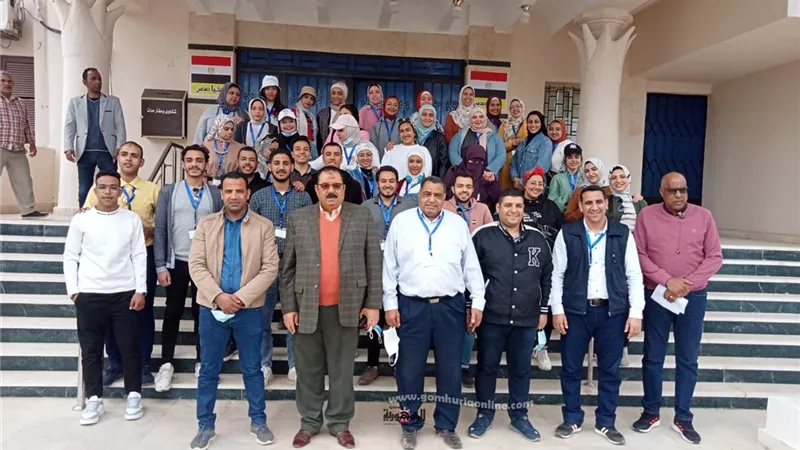 رحلة علمية من جامعة القاهرة تزور سدود وبحيرات سفاجا لدراسة الطبيعة الرسوبية