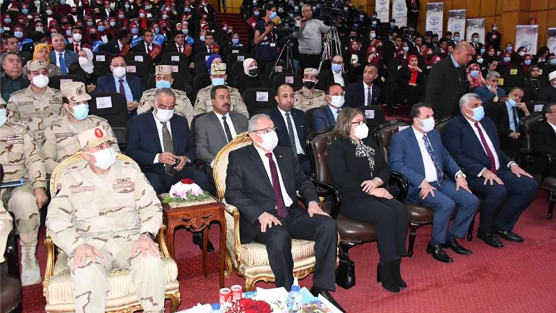 جامعة القناة تستضيف الندوة التثقيفية لقوات الدفاع الشعبي والعسكري ..صور