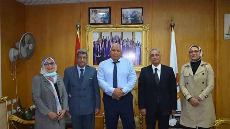 إنشاء بوابة إلكترونية لربط الإدارات التعليمية بالوادى الجديد