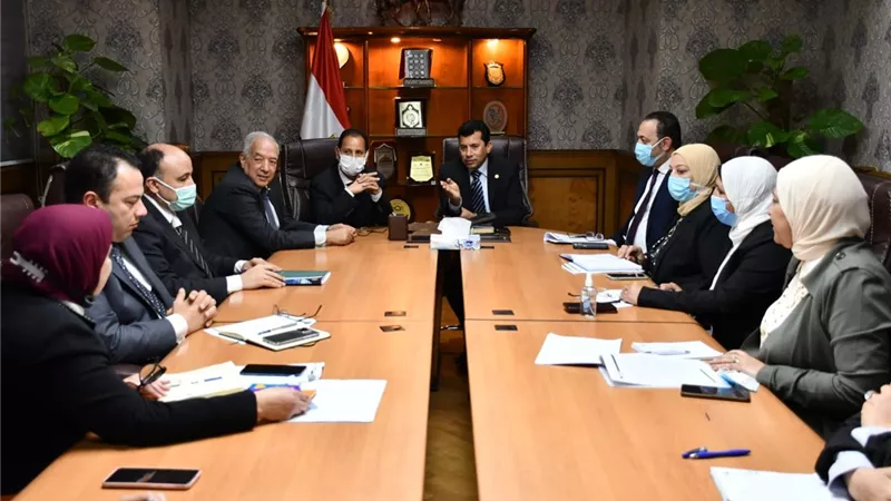 وزير الشباب يبحث التعاون مع رئيس الهيئة العامة للرقابة المالية