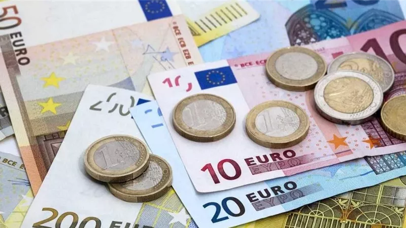 سعر اليورو اليوم الأحد 6-3-2022