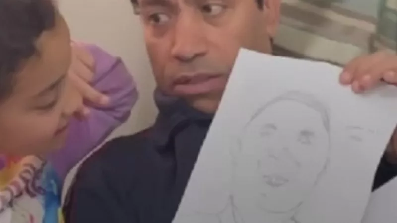 سامح حسين يغضب من ابنته بسبب صورته!