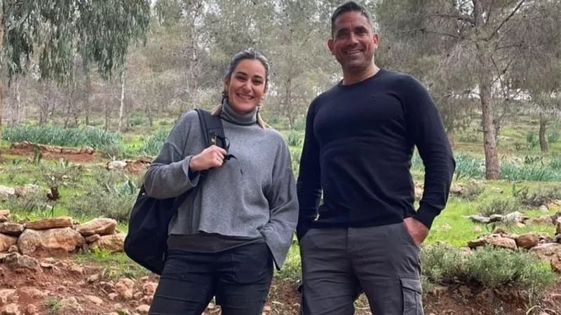 أمير كرارة ينشر صورة جديدة برفقة أمينة خليل من كواليس 