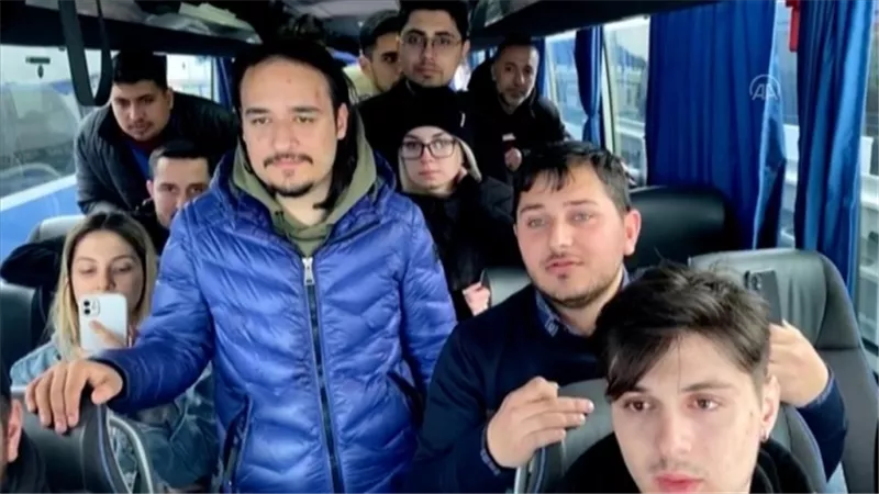 تركيا تستمر في إجلاء رعاياها من أوكرانيا