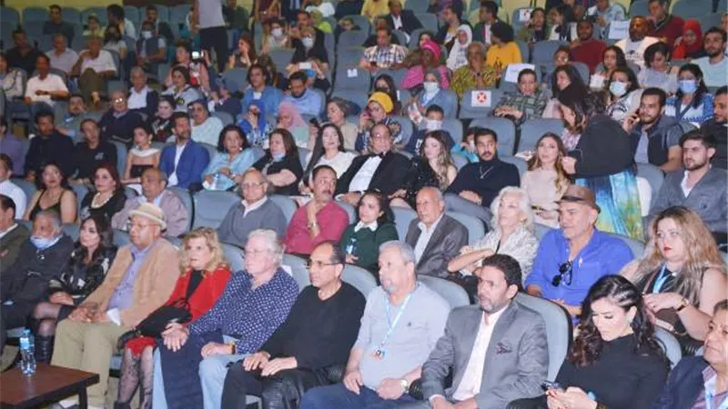 عروض الأفلام بمهرجان الأقصر للسينما الأفريقية ترفع لافتتة كامل العدد