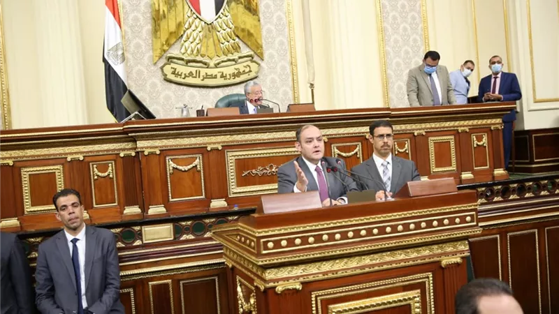البرلمان يوافق علي مجموع مواد مشروع قانون الوساطة التجارية