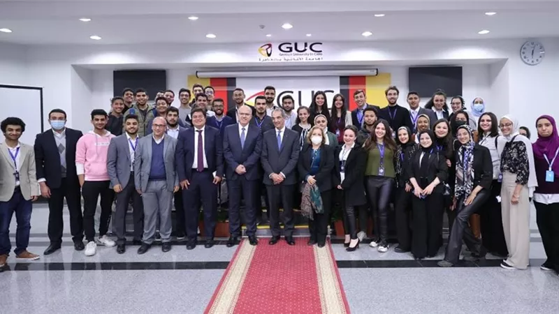 لخدمة 60 مليون مواطن بالقرى .. توصيل الانترنت فائق السرعة ل3.5 مليون منزل