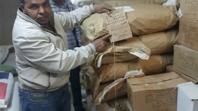 ضبط ٢مخزن مواد غذائية بدون ترخيص بأسيوط يحتوى سلع منتهية الصلاحية