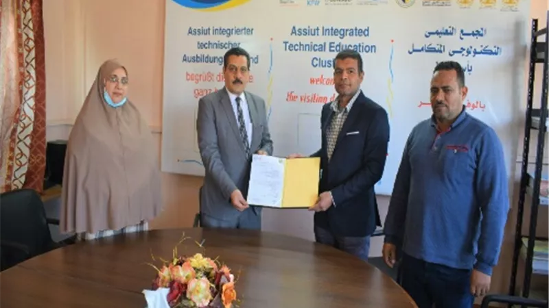 القوى العاملة: بروتوكول تعاون لتدريب الشباب علي تكنولوجيات المعلومات والكهرباء والميكانيكا بأسيوط