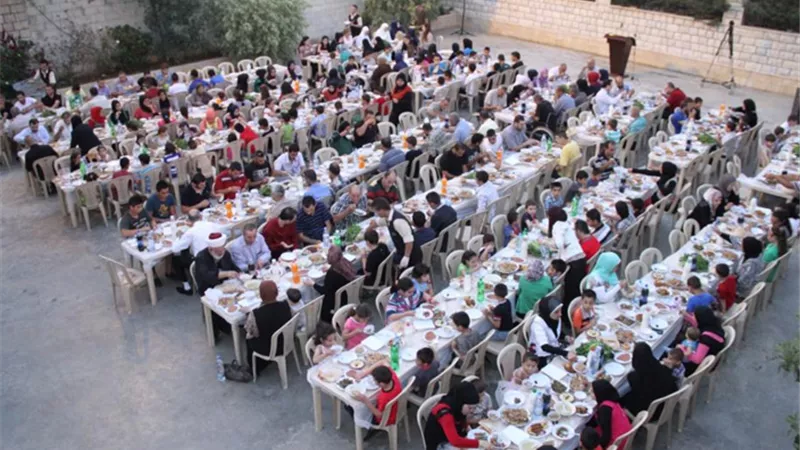 هل تعود موائد الرحمن في رمضان 2022؟.. خالد عبد الغفار يجيب