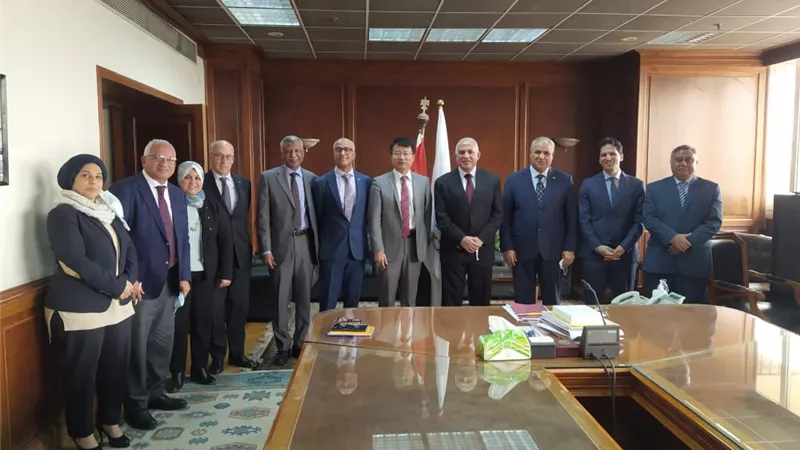 وزير الرى يبحث مع الممثل الإقليمى للفاو التعاون المشترك خلال فعاليات إسبوع القاهرة للمياه