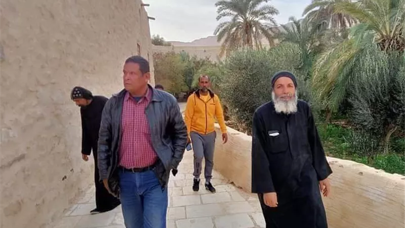لجنة معهد البحوث تعاين دير الأنبا بولا والانبا انطونيوس لتحديد الأعمال لحمايتهم من مخاطر السيول