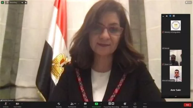 وزيرة الهجرة: القيادة السياسية تتابع بصورة يومية موقف الطلاب المصريين في المدن الأوكرانية