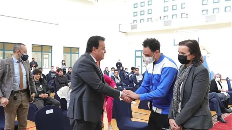 عبدالغفار يشدد على أهمية دعم الأنشطة والفعاليات الرياضية بالجامعات المصرية
