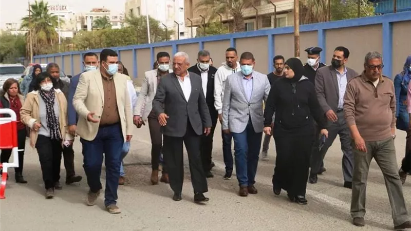 محافظ السويس: المحافظة تبذل كل جهودها لتوفير حياة معيشية للمواطنين وتحسين الخدمات والمرافق