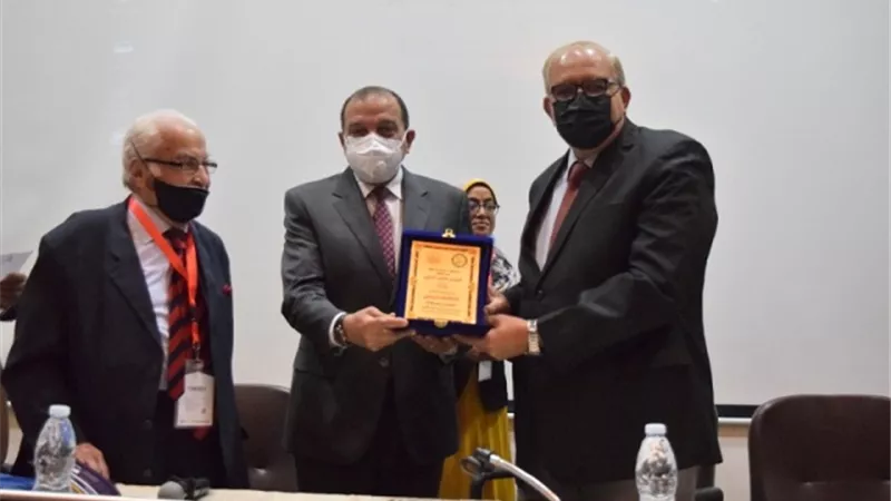 رئيس جامعة بنى سويف يشهد فعاليات مؤتمر طب الأطفال.. بالصور