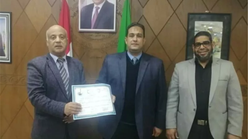 مدير مدرسة الشهيد محمد عبد الحميد حسن بطوخ يفوز بجائزة 