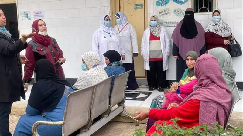 مدير صحة الشرقية يتابع فعاليات اليوم الثالث من حملة حقك تنظمي بوحدة جزيرة السعادة