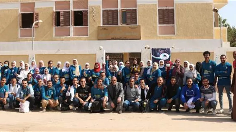 مناظرة 552 حالة مرضية بقافلة جامعة جنوب الوادي بعزبة جبريل مركز قفط