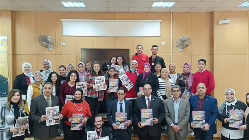 افتتاح الأعمال الصحفية لطلاب شعبة اللغة الإنجليزية بإعلام بنى سويف