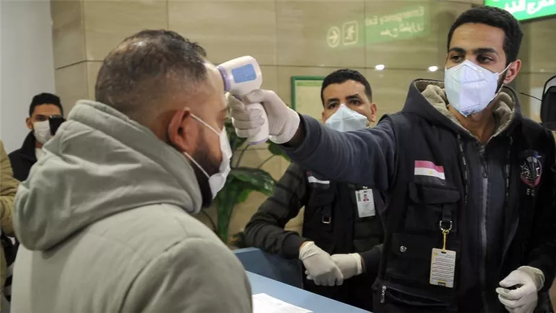 الصحة: تسجيل 882 إصابة جديدة بفيروس كورونا .. و22 حالة وفاة