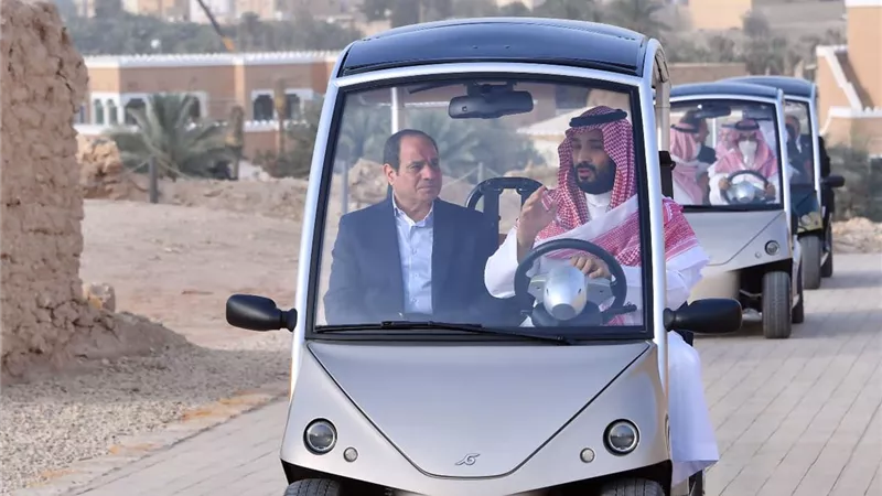 بصحبة الأمير محمد بن سلمان.. الرئيس السيسي يتفقد حي الطريف التراثي بالرياض