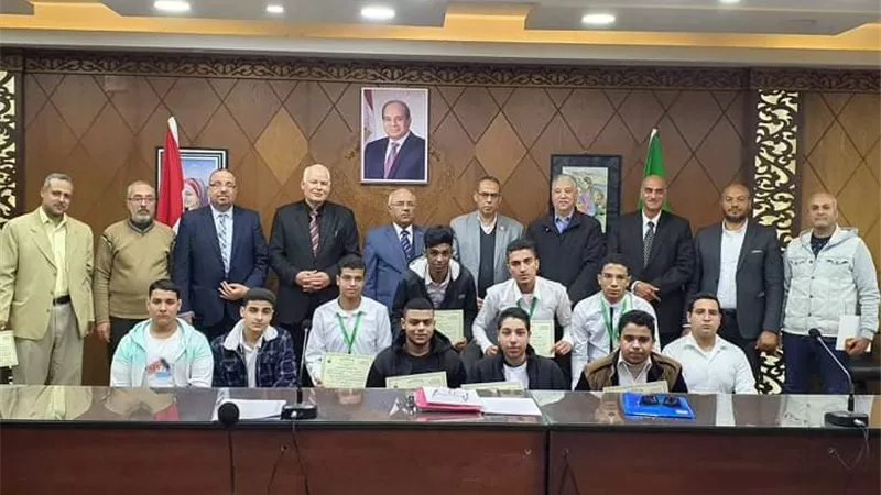 تكريم الفائزين بمسابقة اوئل الطلبة للتعليم الفني بالقليوبية