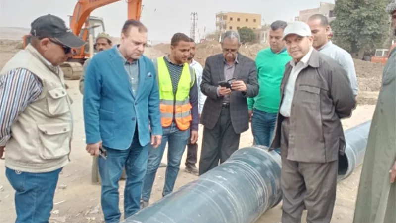 محافظ المنيا ورؤساء المدن يتابعون تنفيذ مشروعات حياة كريمة