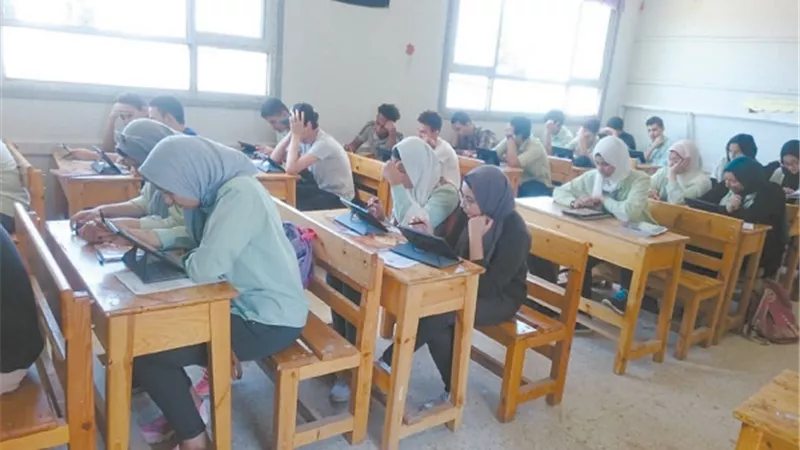 الصراع بين شوقي وأولياء أمور الثانوية.. مازال مستمراً