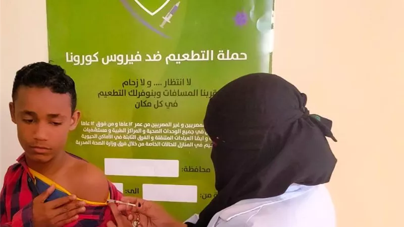 محافظ أسوان يتابع جهود حملة طرق الأبواب للتطعيم ضد كورونا