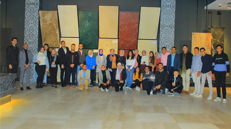 الشباب والرياضة تنظم زيارة للمشروعات التنموية بالجلالة لطلاب الجامعات وكوادر البرلمان