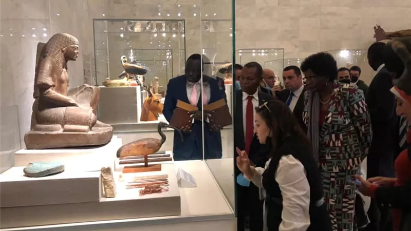 متحف الحضارة يستقبل وزير الخدمة المدنية بجنوب السودان ورئيس الروتاري الدولي